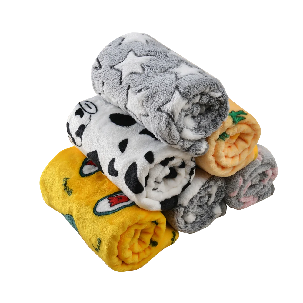 Cozy Dog Blanket: Soft, warm blanket, suitable for all your furry friends