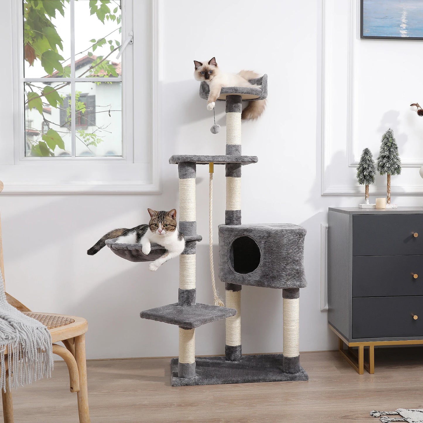 Scratching Tower: Home furniture, hammock, climbing frame, spacious perch.