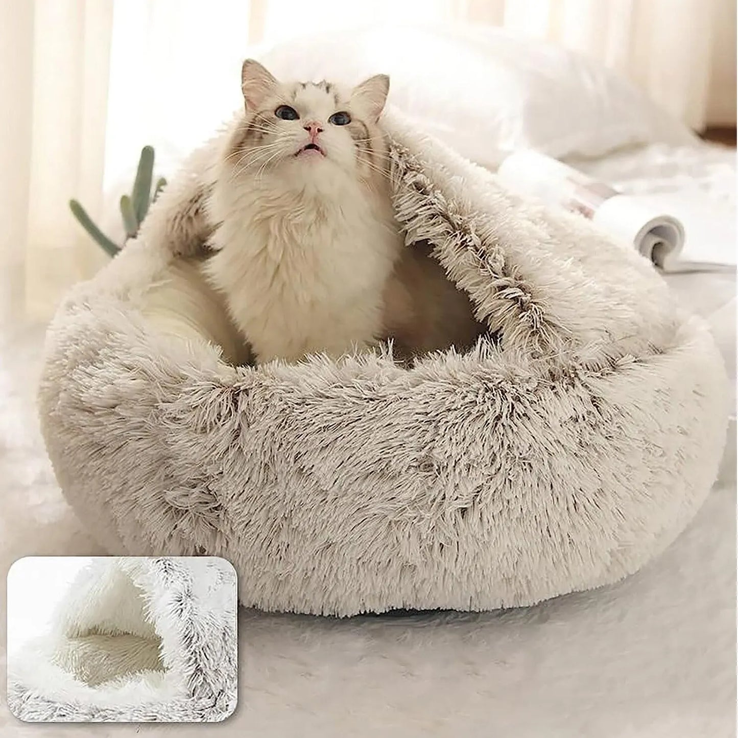 Plush pet bed with cover: Warm, cozy sleeping nest for cats and dogs.