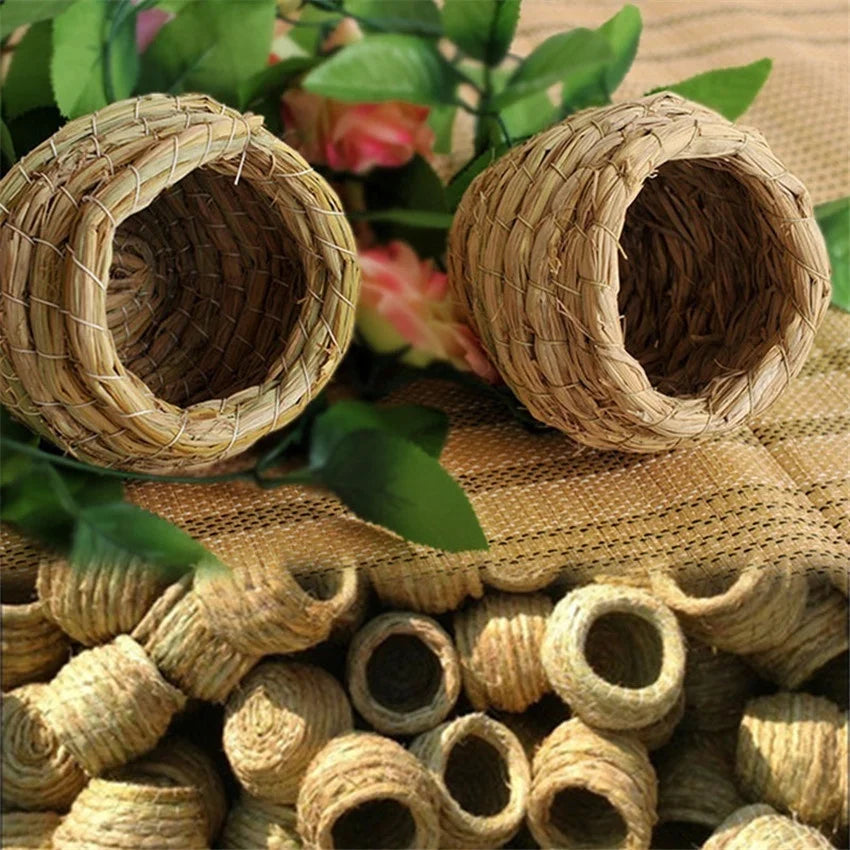 Straw Bird Nest: Handmade natural birdhouse for pets.