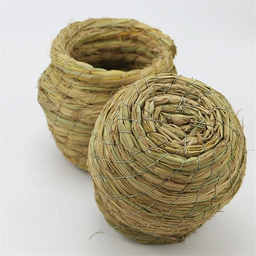Straw Bird Nest: Handmade natural birdhouse for pets.