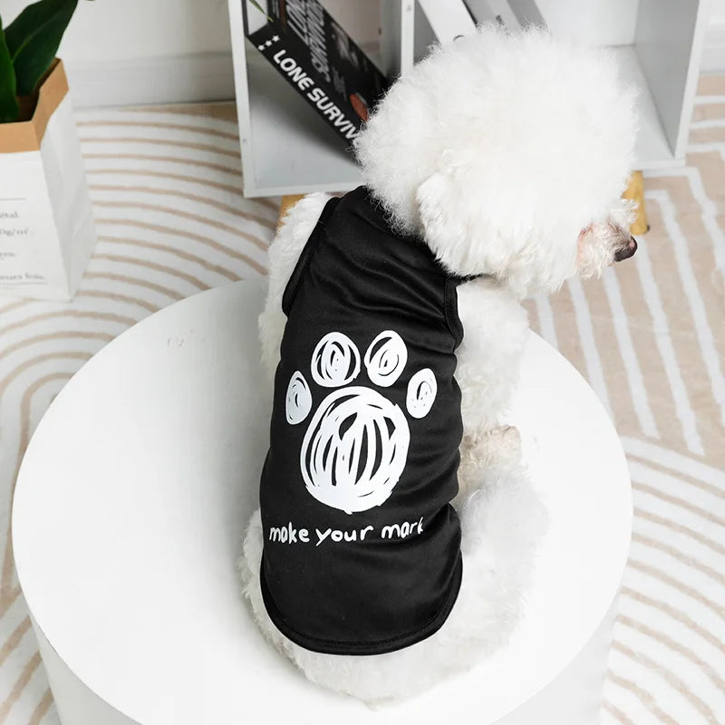 Summer pet clothes: Breathable vests for dogs and cats.