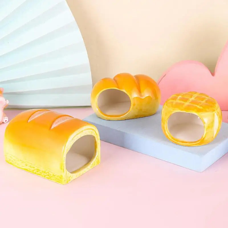 Guinea Pig Hideout: Hamster hut, gerbil house, pet habitat, bread shape.