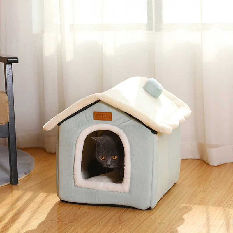 Warm Cat House: Cute design kennel for small pets.