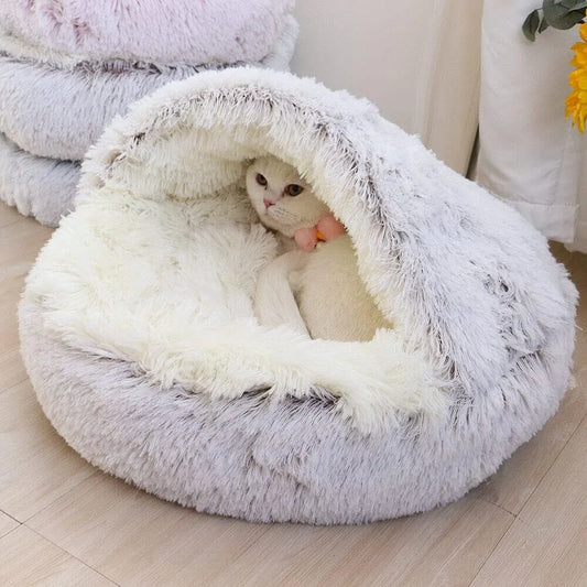 Plush pet bed with cover: Warm, cozy sleeping nest for cats and dogs.