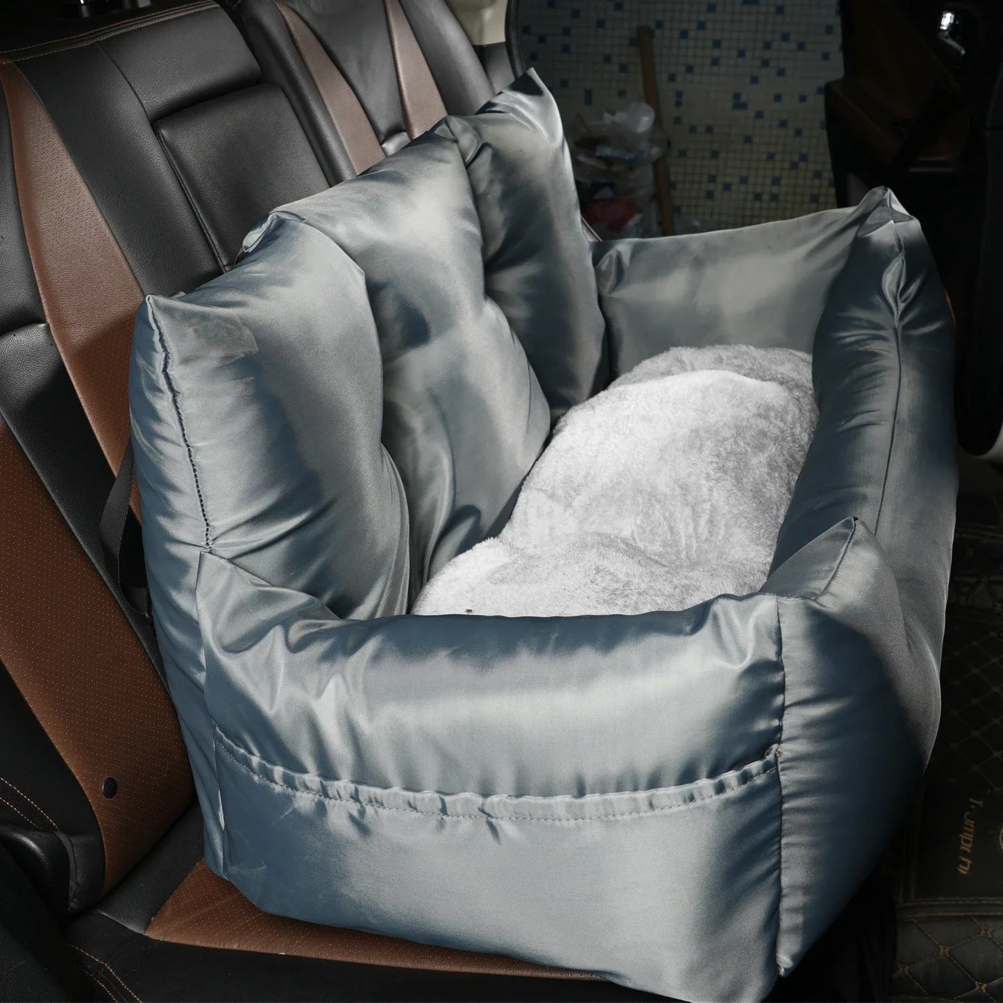 Travel dog car seat: Safety bed for large dogs and cats.