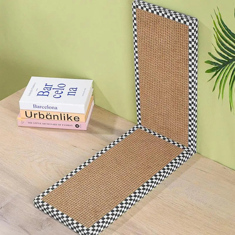 Durable Scratching Board: Refillable pad, easy claw sharpening, wear-resistant.