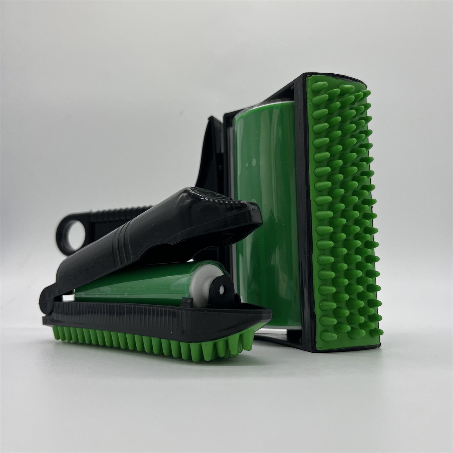 Portable Lint Remover: Sticky Roller for Pet Hair Cleaning